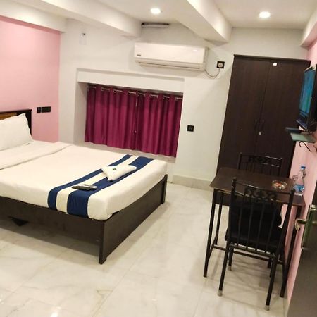 Hotel Ucs Kolkata Bagian luar foto