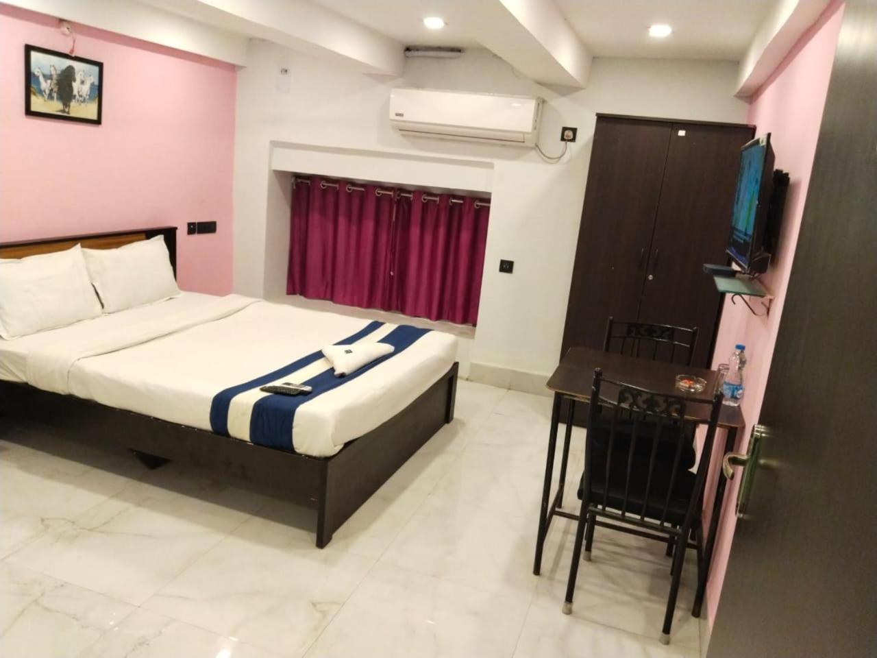 Hotel Ucs Kolkata Bagian luar foto